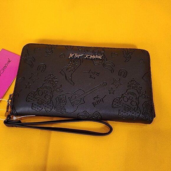 Betsey Johnson Skull Cowboy Western Black Wallet Wristlet Zip Around NEW - Picture 8 of 14